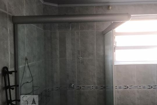 Banheiro de apartamento à venda com 2 quartos, 58m² em Vila Pierina, São Paulo