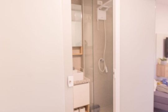 Banheiro de kitnet/studio à venda com 1 quarto, 34m² em Mercês, Curitiba