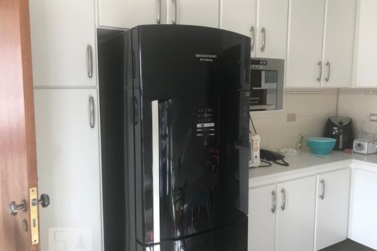Cozinha de apartamento para alugar com 3 quartos, 156m² em Jardim Colombo, São Paulo