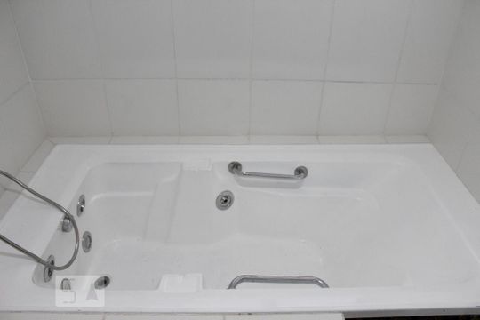 Banheiro da Suíte de apartamento à venda com 2 quartos, 76m² em Jardim Pacaembu, Jundiaí