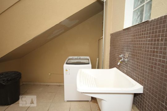 Área de serviço de kitnet/studio para alugar com 1 quarto, 27m² em Vila Monumento, São Paulo