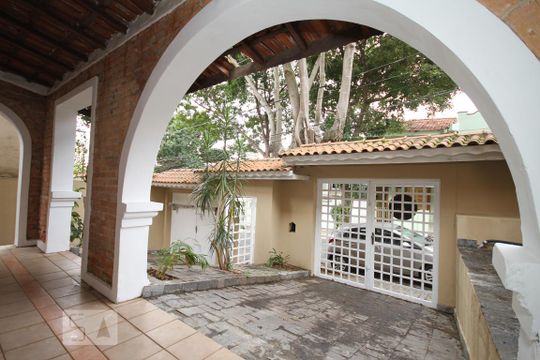 Garagem de kitnet/studio para alugar com 1 quarto, 20m² em Vila Monumento, São Paulo