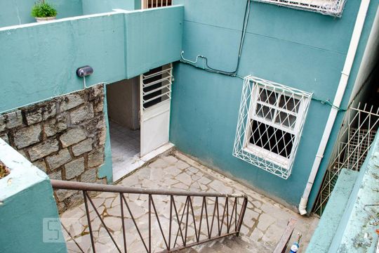 Entrada  de casa para alugar com 4 quartos, 124m² em Petrópolis, Porto Alegre