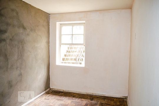 Quarto  1 de casa para alugar com 4 quartos, 124m² em Petrópolis, Porto Alegre