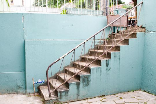 Entrada  de casa para alugar com 4 quartos, 124m² em Petrópolis, Porto Alegre