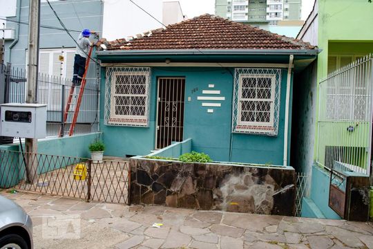 Casa para alugar com 4 quartos, 124m² em Petrópolis, Porto Alegre