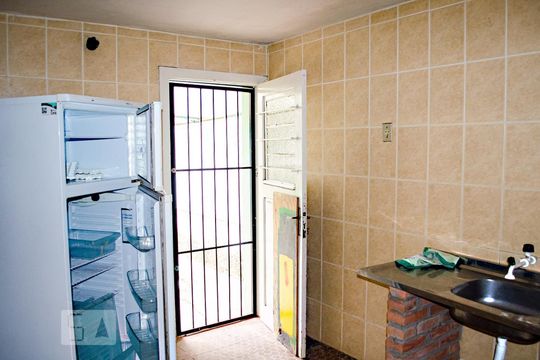 Cozinha  de casa para alugar com 4 quartos, 124m² em Petrópolis, Porto Alegre