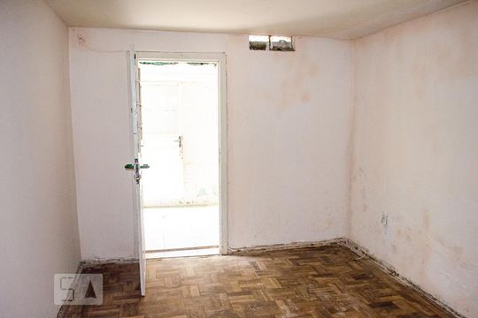 Sala  de casa para alugar com 4 quartos, 124m² em Petrópolis, Porto Alegre
