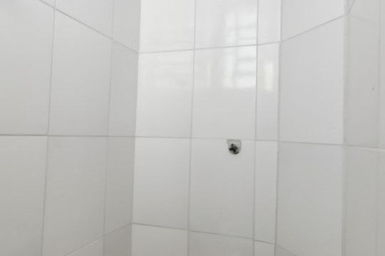 Banheiro Social de kitnet/studio para alugar com 1 quarto, 30m² em Centro, Niterói