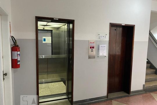 Hall de Entrada de kitnet/studio para alugar com 1 quarto, 30m² em Centro, Niterói