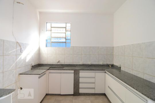 Cozinha de casa para alugar com 3 quartos, 141m² em Ouro Preto, Belo Horizonte