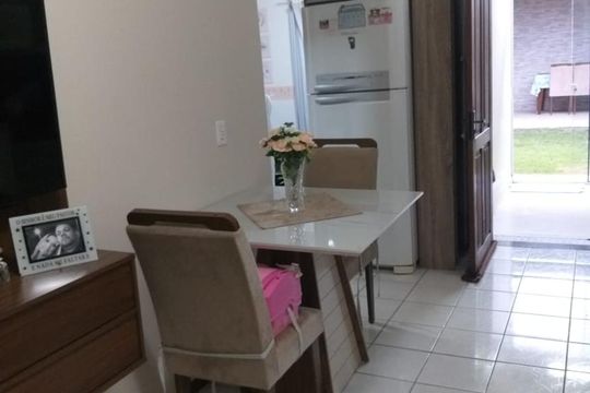 Casa à venda com 2 quartos, 74m² em São José, Canoas