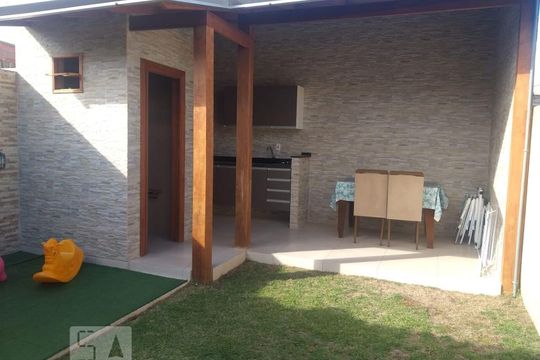 Casa à venda com 2 quartos, 74m² em São José, Canoas