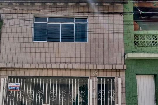 Fachada de casa para alugar com 3 quartos, 150m² em Jardim Aeroporto, São Paulo