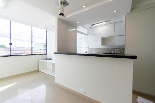 Sala e Cozinha de apartamento para alugar com 2 quartos, 86m² em Guará I, Brasília