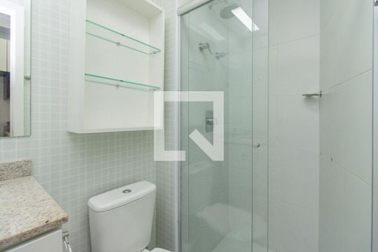 Banheiro de kitnet/studio para alugar com 0 quarto, 22m² em Sé, São Paulo
