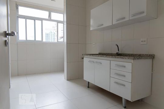 Cozinha de apartamento à venda com 2 quartos, 82m² em Pacaembu, São Paulo