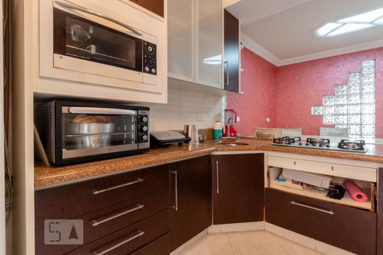 Cozinha de casa de condomínio para alugar com 3 quartos, 162m² em Vila Nova Conceição, São Paulo