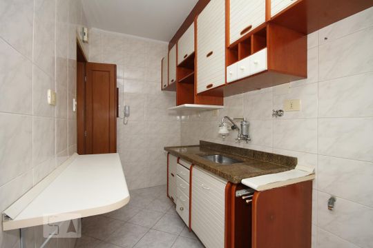 Cozinha de apartamento para alugar com 1 quarto, 45m² em Vila Mariana, São Paulo