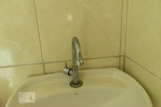 Pia do Banheiro de casa para alugar com 1 quarto, 35m² em Guará I, Brasília