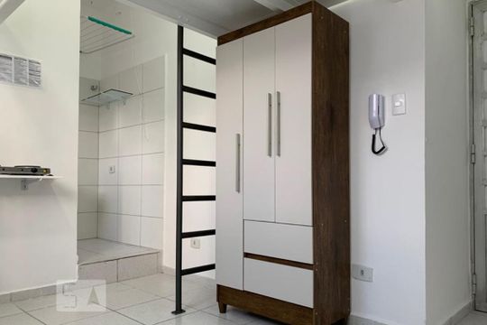 Quarto de kitnet/studio para alugar com 1 quarto, 18m² em Jardim Lourdes (zona Sul), São Paulo