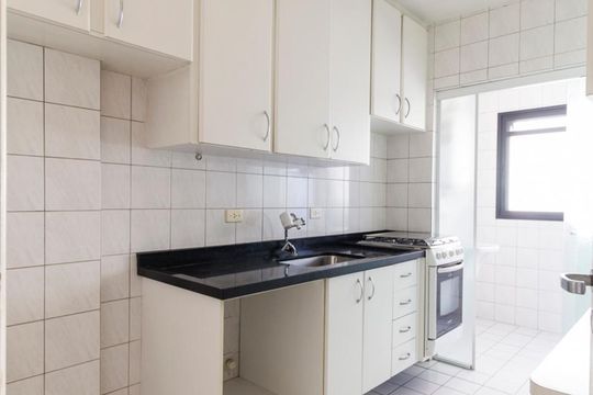 Cozinha de apartamento para alugar com 2 quartos, 65m² em Chácara Inglesa, São Paulo