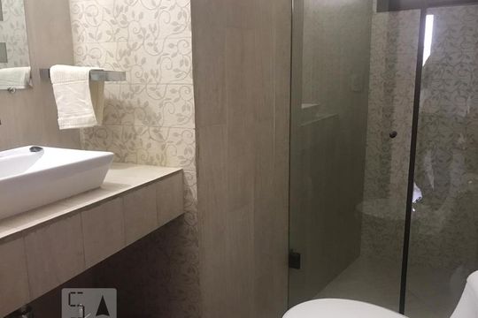 Banheiro de apartamento para alugar com 3 quartos, 83m² em Paraíso do Morumbi, São Paulo
