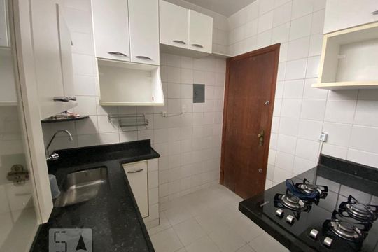 Cozinha de apartamento para alugar com 3 quartos, 95m² em Sion, Belo Horizonte