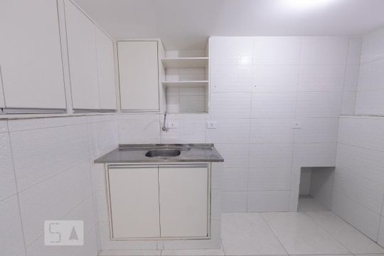 Cozinha de casa para alugar com 1 quarto, 40m² em Vila Bela, São Paulo