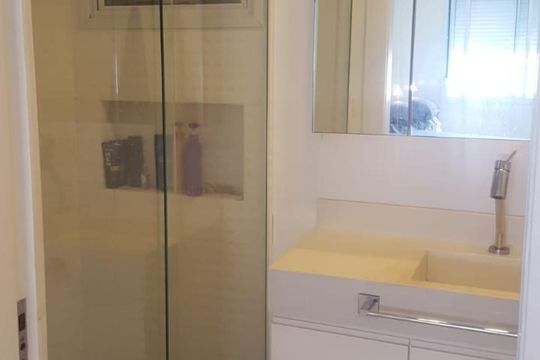 Banheiro da Suite de apartamento para alugar com 2 quartos, 86m² em Campinas, São José