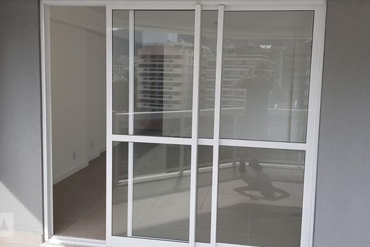 Sala vista de fora de apartamento à venda com 2 quartos, 120m² em Botafogo, Rio de Janeiro