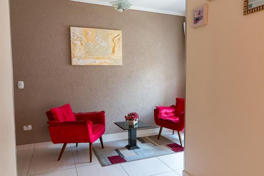 Hall de entrada do bloco de apartamento para alugar com 2 quartos, 65m² em Jardim Vila Galvão, Guarulhos