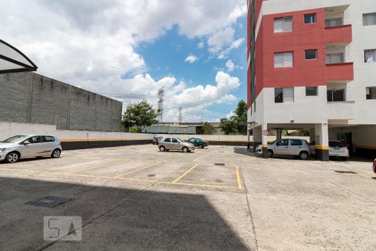 Garagem de apartamento para alugar com 2 quartos, 65m² em Jardim Vila Galvão, Guarulhos