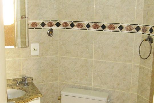 Banheiro de apartamento à venda com 2 quartos, 50m² em Jardim Cura D’ars, Campinas