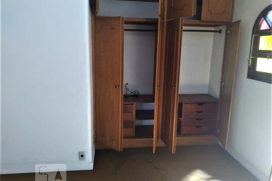 Quarto de casa à venda com 3 quartos, 300m² em Vila Nova Cachoeirinha, São Paulo
