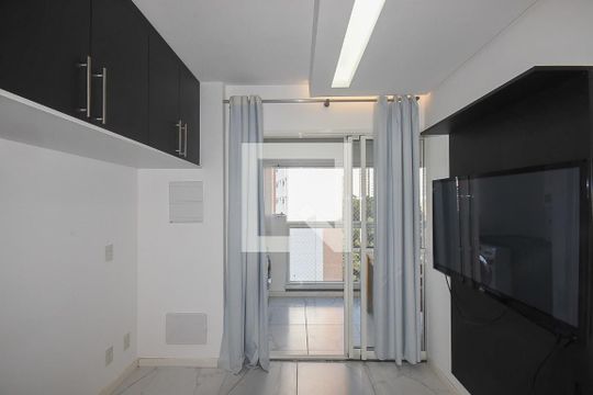 Suíte de apartamento para alugar com 1 quarto, 40m² em Vila Andrade, São Paulo