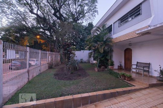 Fachada de casa à venda com 5 quartos, 390m² em Bela Aliança, São Paulo