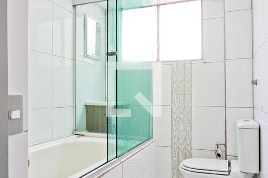 Banheiro de apartamento para alugar com 2 quartos, 65m² em Jardim São Paulo(zona Norte), São Paulo