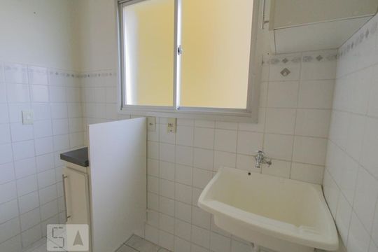 Área de Serviço de apartamento para alugar com 2 quartos, 47m² em Fazendinha, Curitiba