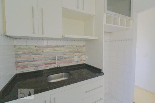 Cozinha de apartamento para alugar com 2 quartos, 47m² em Fazendinha, Curitiba