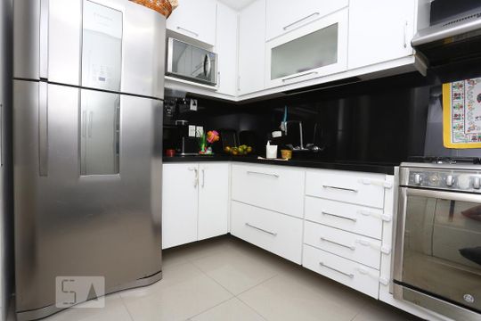 Cozinha de apartamento à venda com 2 quartos, 97m² em Copacabana, Rio de Janeiro