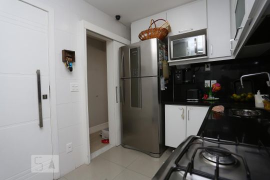Cozinha de apartamento à venda com 2 quartos, 97m² em Copacabana, Rio de Janeiro