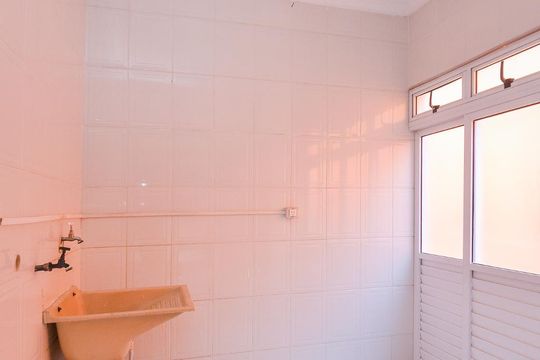 Área de Serviço de casa de condomínio para alugar com 4 quartos, 370m² em Alphaville, Santana de Parnaíba