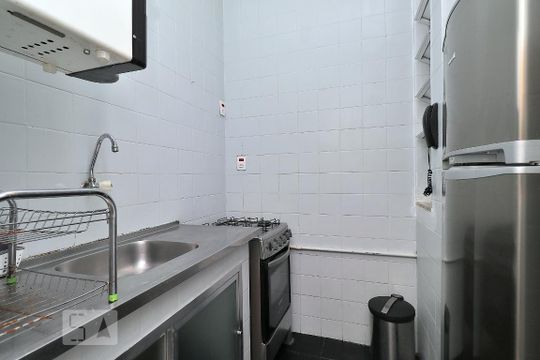 Cozinha. de apartamento para alugar com 1 quarto, 45m² em Copacabana, Rio de Janeiro