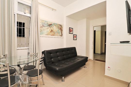 Sala. de apartamento para alugar com 1 quarto, 45m² em Copacabana, Rio de Janeiro