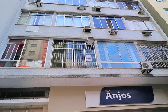 Fachada do Prédio. de apartamento para alugar com 1 quarto, 45m² em Copacabana, Rio de Janeiro