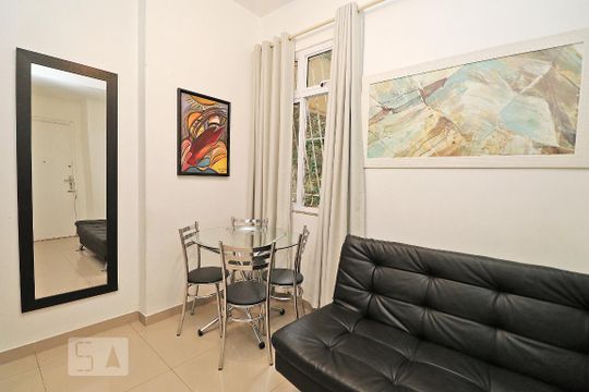 Sala. de apartamento para alugar com 1 quarto, 45m² em Copacabana, Rio de Janeiro