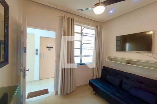 Sala de apartamento para alugar com 1 quarto, 35m² em Copacabana, Rio de Janeiro