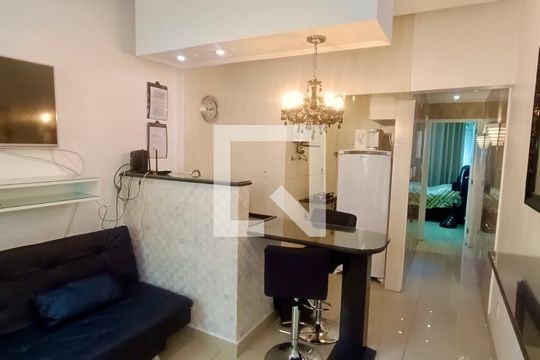 Sala de apartamento para alugar com 1 quarto, 35m² em Copacabana, Rio de Janeiro