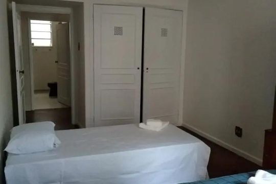 Quarto 2 de apartamento à venda com 4 quartos, 400m² em Copacabana, Rio de Janeiro